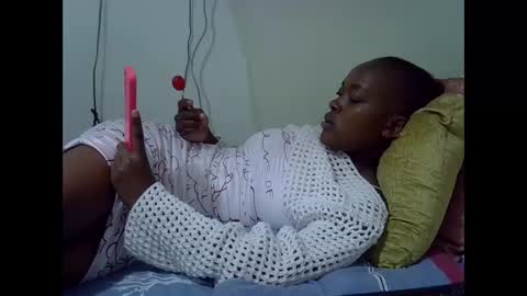 Snapshot of just_nuru chatting on 12-22-25, 01:30 just_nuru online show from 12-22-25, 01:30