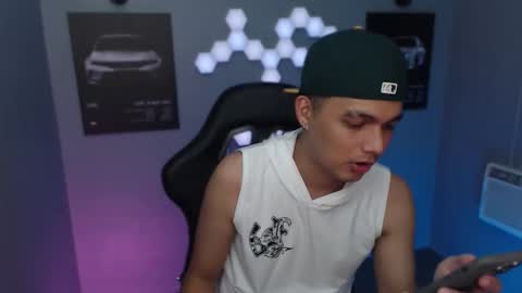 Snapshot of justagamerxxx chatting on 09-10-25, 11:21 Rhys online show from 09-10-25, 11:21