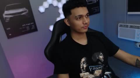 Snapshot of justagamerxxx chatting on 09-26-25, 10:41 Rhys online show from 09-26-25, 10:41