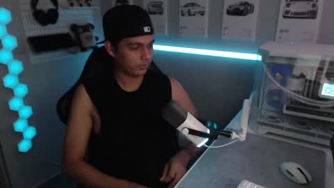 Snapshot of justagamerxxx chatting on 11-17-25, 03:29 Rhys online show from 11-17-25, 03:29