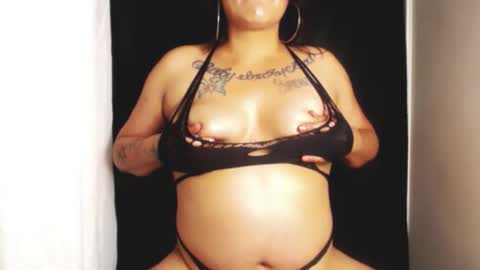 Layla online show from 05-25-26, 08:31