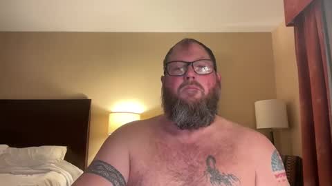 Snapshot of justaguyandnaked chatting on 11-11-25, 06:30 justaguyandnaked online show from 11-11-25, 06:30