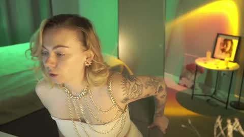 Snapshot of justbarbie chatting on 02-01-25, 11:10 Alexa online show from 02-01-25, 11:10