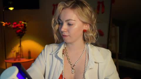 Snapshot of justbarbie chatting on 02-14-25, 09:21 Alexa online show from 02-14-25, 09:21