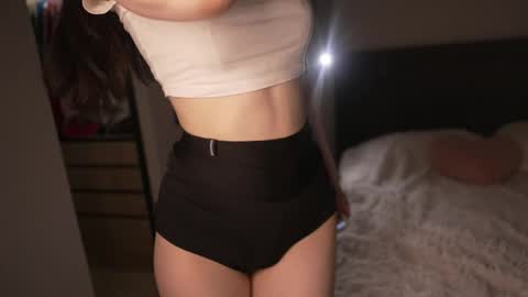 Snapshot of justbarbie_new_ chatting on 05-29-26, 08:40 Katarina online show from 05-29-26, 08:40