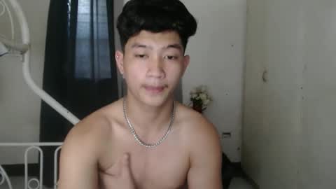 Snapshot of justcallme_cyril chatting on 06-10-26, 05:18 Cyril online show from 06-10-26, 05:18