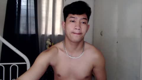 Snapshot of justcallme_cyril chatting on 06-12-26, 02:43 Cyril online show from 06-12-26, 02:43