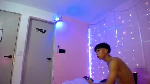 Snapshot of justin_grayy_ chatting on 10-06-25, 08:39 Justin online show from 10-06-25, 08:39