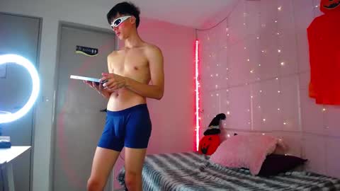 Snapshot of justin_grayy_ chatting on 10-21-25, 09:59 Justin online show from 10-21-25, 09:59