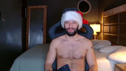 Snapshot of justin_hton chatting on 12-08-24, 10:08 Justin online show from 12-08-24, 10:08