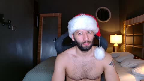 Snapshot of justin_hton chatting on 12-11-24, 10:25 Justin online show from 12-11-24, 10:25