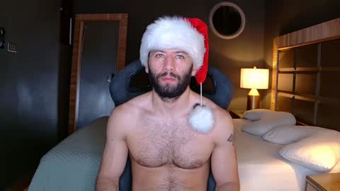 Snapshot of justin_hton chatting on 12-15-24, 10:39 Justin online show from 12-15-24, 10:39