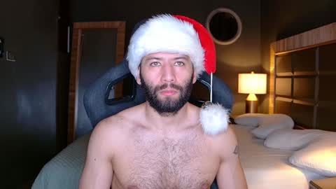 Snapshot of justin_hton chatting on 12-16-24, 10:50 Justin online show from 12-16-24, 10:50