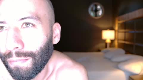 Snapshot of justin_hton chatting on 12-28-24, 02:21 Justin online show from 12-28-24, 02:21