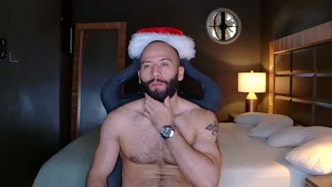 Snapshot of justin_hton chatting on 12-29-24, 07:22 Justin online show from 12-29-24, 07:22