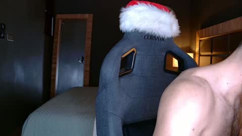 Snapshot of justin_hton chatting on 12-31-24, 11:31 Justin online show from 12-31-24, 11:31