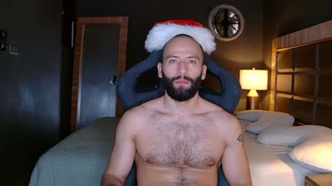 Snapshot of justin_hton chatting on 12-31-24, 10:12 Justin online show from 12-31-24, 10:12