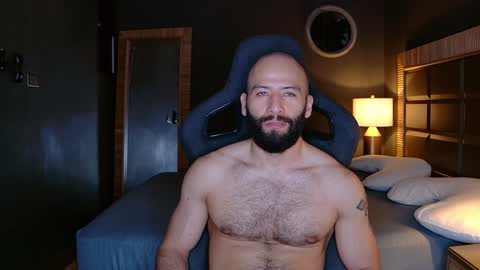 Snapshot of justin_hton chatting on 01-05-25, 11:01 Justin online show from 01-05-25, 11:01