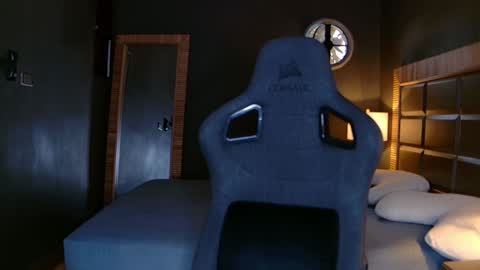 Snapshot of justin_hton chatting on 02-04-25, 03:26 Justin online show from 02-04-25, 03:26