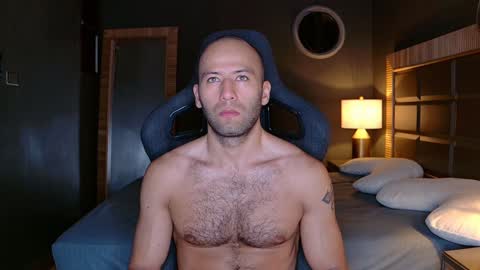 Snapshot of justin_hton chatting on 02-06-25, 10:26 Justin online show from 02-06-25, 10:26