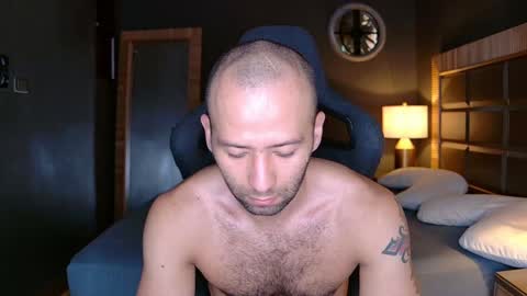 Snapshot of justin_hton chatting on 02-08-25, 10:29 Justin online show from 02-08-25, 10:29