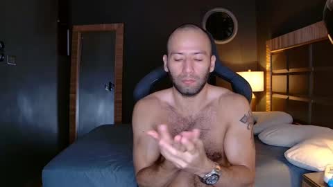 Snapshot of justin_hton chatting on 02-10-25, 11:25 Justin online show from 02-10-25, 11:25