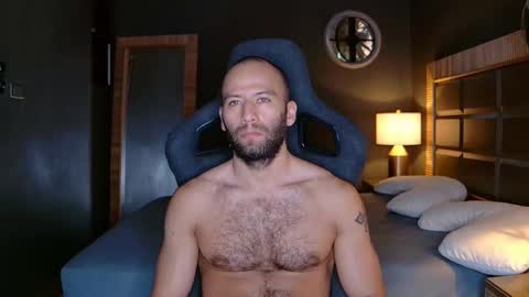 Snapshot of justin_hton chatting on 02-19-25, 01:28 Justin online show from 02-19-25, 01:28