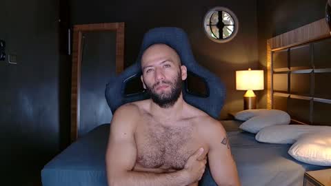 Snapshot of justin_hton chatting on 02-24-25, 01:31 Justin online show from 02-24-25, 01:31