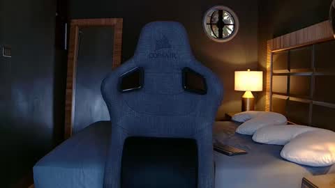 Snapshot of justin_hton chatting on 02-28-25, 01:25 Justin online show from 02-28-25, 01:25