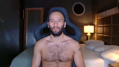 Snapshot of justin_hton chatting on 03-01-25, 09:18 Justin online show from 03-01-25, 09:18