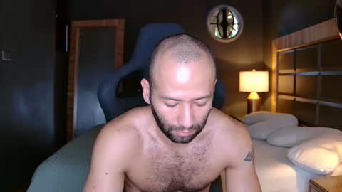 Snapshot of justin_hton chatting on 03-01-25, 12:23 Justin online show from 03-01-25, 12:23