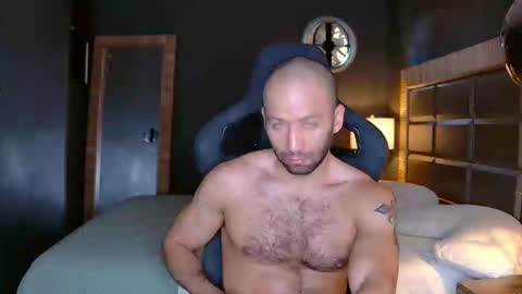 Snapshot of justin_hton chatting on 03-05-25, 01:50 Justin online show from 03-05-25, 01:50