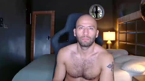 Snapshot of justin_hton chatting on 03-11-25, 01:12 Justin online show from 03-11-25, 01:12