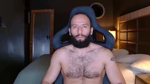 Snapshot of justin_hton chatting on 10-27-25, 10:52 Justin online show from 10-27-25, 10:52