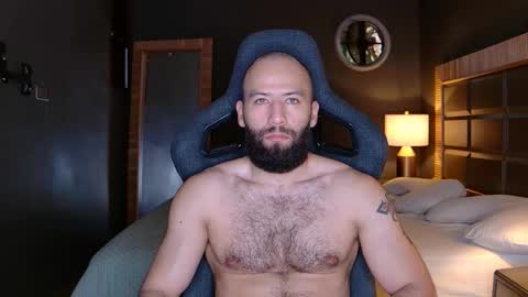 Snapshot of justin_hton chatting on 11-02-25, 11:12 Justin online show from 11-02-25, 11:12