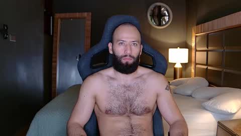 Snapshot of justin_hton chatting on 11-06-25, 11:33 Justin online show from 11-06-25, 11:33