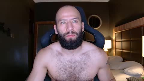 Snapshot of justin_hton chatting on 11-08-25, 01:17 Justin online show from 11-08-25, 01:17