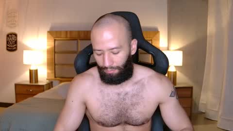 Snapshot of justin_hton chatting on 11-29-25, 12:35 Justin online show from 11-29-25, 12:35