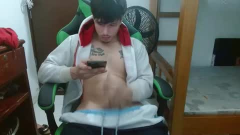 Snapshot of justin_taylor02 chatting on 10-05-25, 02:37 justin_taylor02 online show from 10-05-25, 02:37