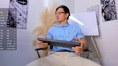 Snapshot of justin_valverde chatting on 11-26-25, 02:56 Justin online show from 11-26-25, 02:56