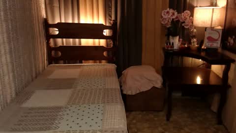 justine_hunk online show from 12-18-24, 10:57