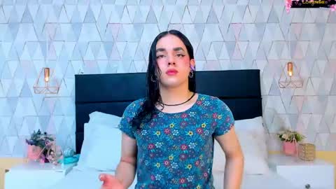 Justine online show from 04-17-26, 04:04