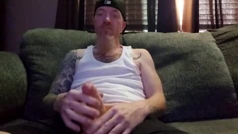 Snapshot of justinfromthadro chatting on 10-30-25, 10:43 justinfromthadro online show from 10-30-25, 10:43