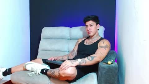 justinfuller_31 online show from 02-05-26, 01:43