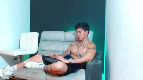 justinfuller_31 online show from 03-12-26, 06:52