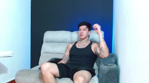 Snapshot of justinfuller_31 chatting on 06-11-26, 02:53 justinfuller_31 online show from 06-11-26, 02:53
