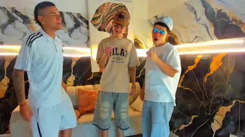 justingtime21 online show from 06-11-26, 09:46