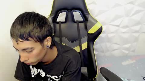 J U S T I N online show from 03-05-25, 12:59