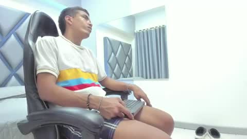 JustinOrtiz   online show from 07-07-26, 08:02