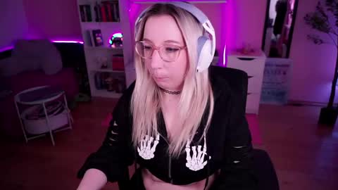 Kerry online show from 02-18-25, 08:27